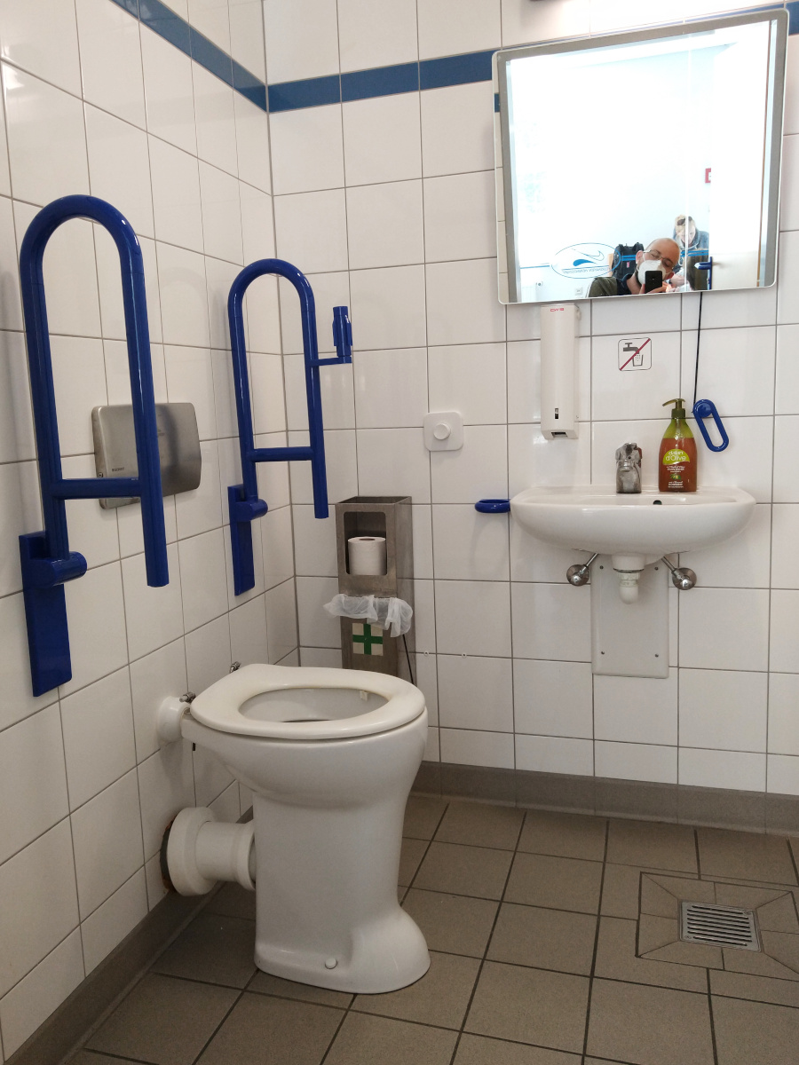 Behinderten-Toilette am Flughafen Heringsdorf